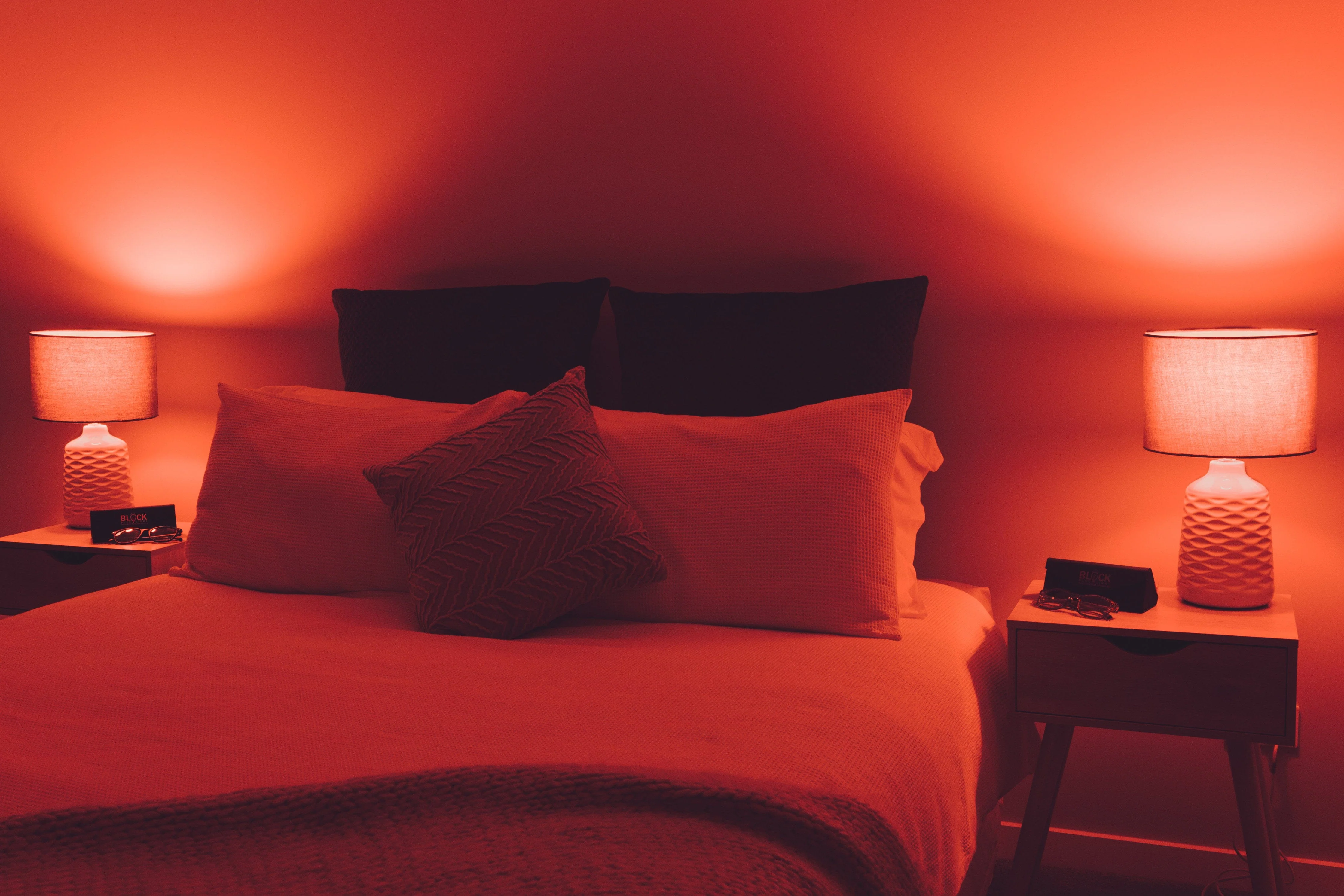 Twilight Red Light Bulb  - E14 (Small Screw) - Image 5